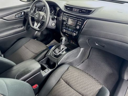 Used 2017 Nissan Rogue SV w/ Midnight Edition Package FWD image 34
