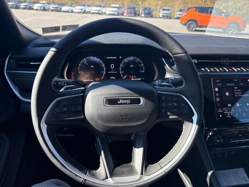 New 2025 Jeep Grand Cherokee L Altitude image 15