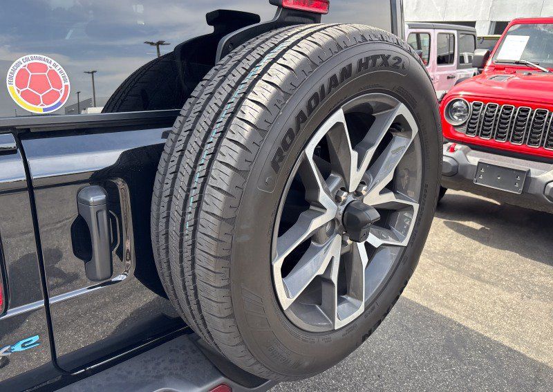 Used 2024 Jeep Wrangler Unlimited w/ Technology Group AWD/4WD image 7