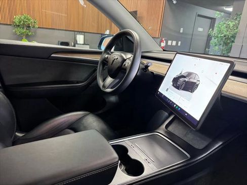 Used 2023 Tesla Model Y Performance image 12