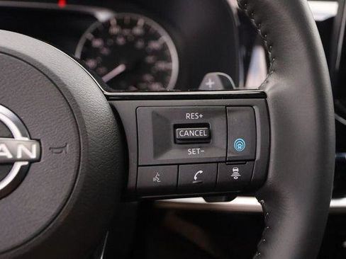 Used 2025 Nissan Pathfinder SL w/ SL Premium Package FWD image 15