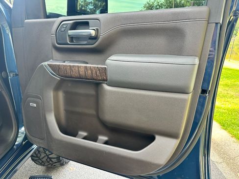 Used 2020 GMC Sierra 2500 Denali w/ Denali Ultimate Package AWD/4WD image 27