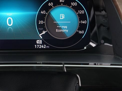 Used 2025 Volkswagen Atlas SE image 39