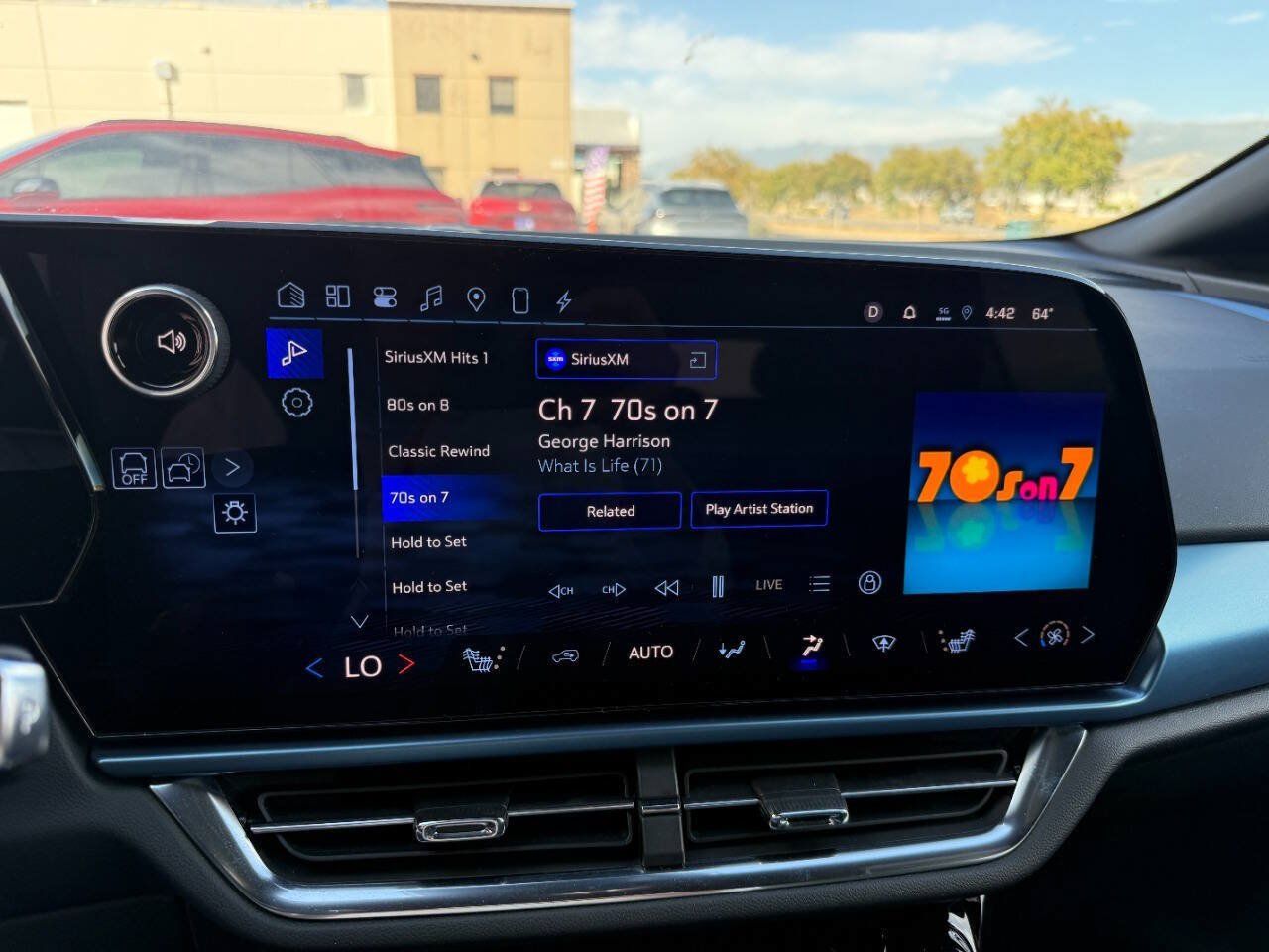 Used 2024 Chevrolet Equinox EV LT AWD/4WD image 32
