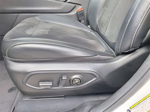 Used 2023 Jeep Grand Cherokee L Altitude image 32