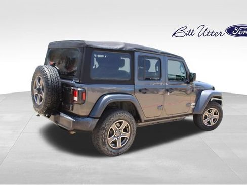 Used 2018 Jeep Wrangler Unlimited Sport S AWD/4WD image 5