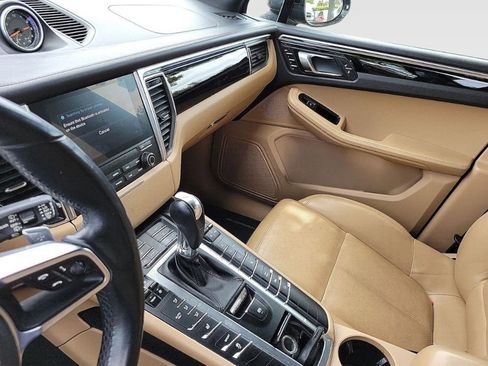 Used 2017 Porsche Macan AWD/4WD image 7