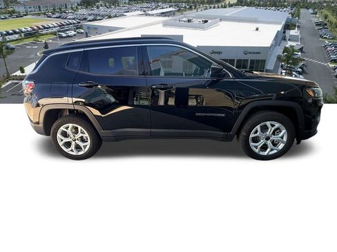 New 2026 Jeep Compass Latitude image 3
