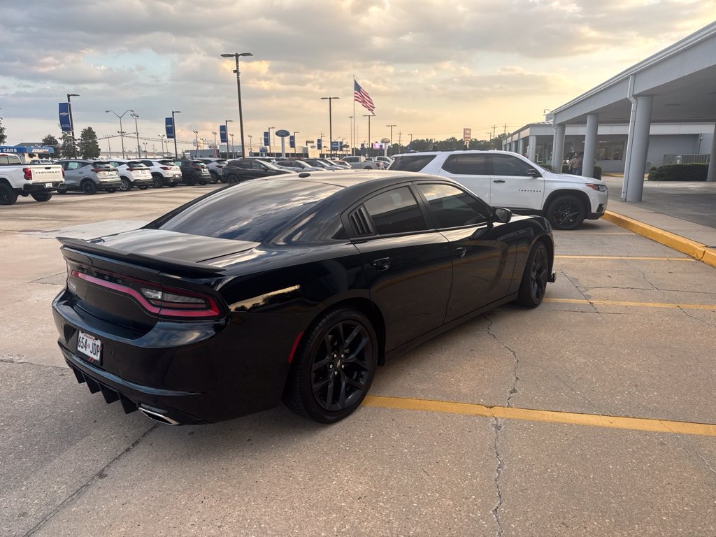Used 2021 Dodge Charger SXT w/ Blacktop Package RWD image 2