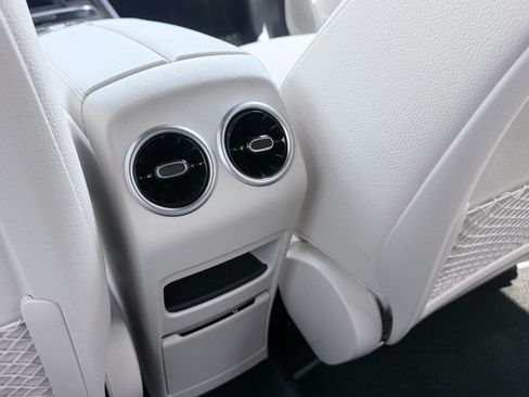 Used 2025 Mercedes-Benz GLB 250 image 47