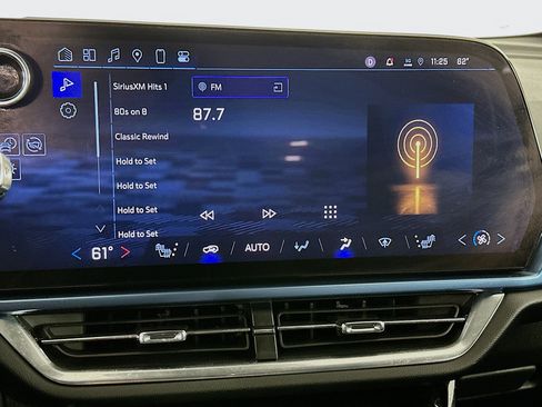 Used 2024 Chevrolet Equinox EV LT image 21