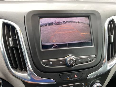 Used 2023 Chevrolet Equinox LS w/ LS Convenience Package FWD image 19