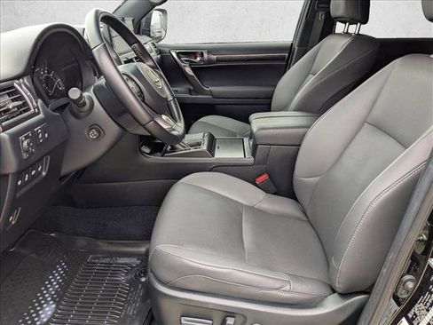 Used 2022 Lexus GX 460 image 17
