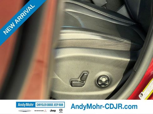 Used 2019 Jeep Cherokee Limited AWD/4WD image 16
