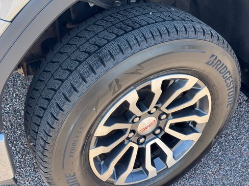 Used 2021 GMC Sierra 1500 AT4 w/ AT4 Premium Package image 15