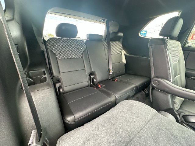 Used 2025 GMC Acadia Denali w/ LPO, Floor Liner Package FWD image 31