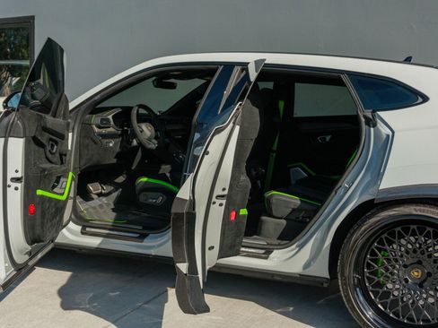Used 2024 Lamborghini Urus Performante image 52