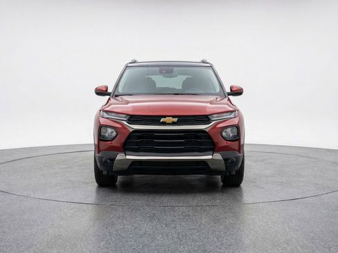 Used 2025 Chevrolet TrailBlazer LT image 2