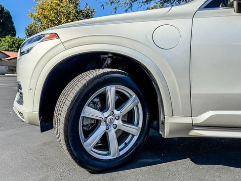 Used 2016 Volvo XC90 T8 Momentum w/ Vision Package image 22