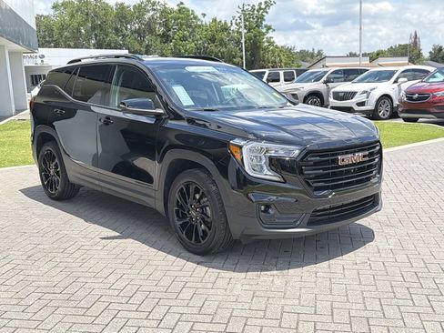 Used 2024 GMC Terrain SLT w/ Tech Package AWD/4WD image 7
