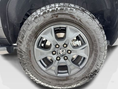 Used 2025 Lexus GX 550 image 52