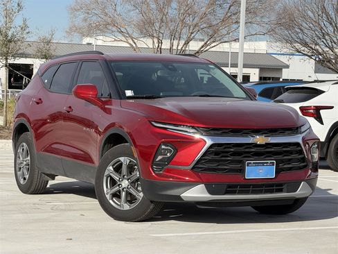 Certified 2024 Chevrolet Blazer LT w/ Convenience Package image 2