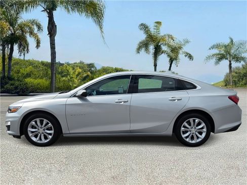 Used 2021 Chevrolet Malibu LT image 2