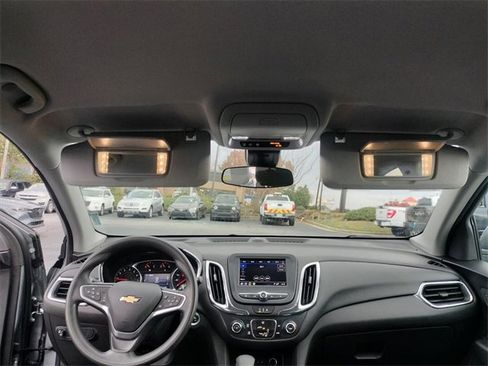 Used 2023 Chevrolet Equinox LT image 17