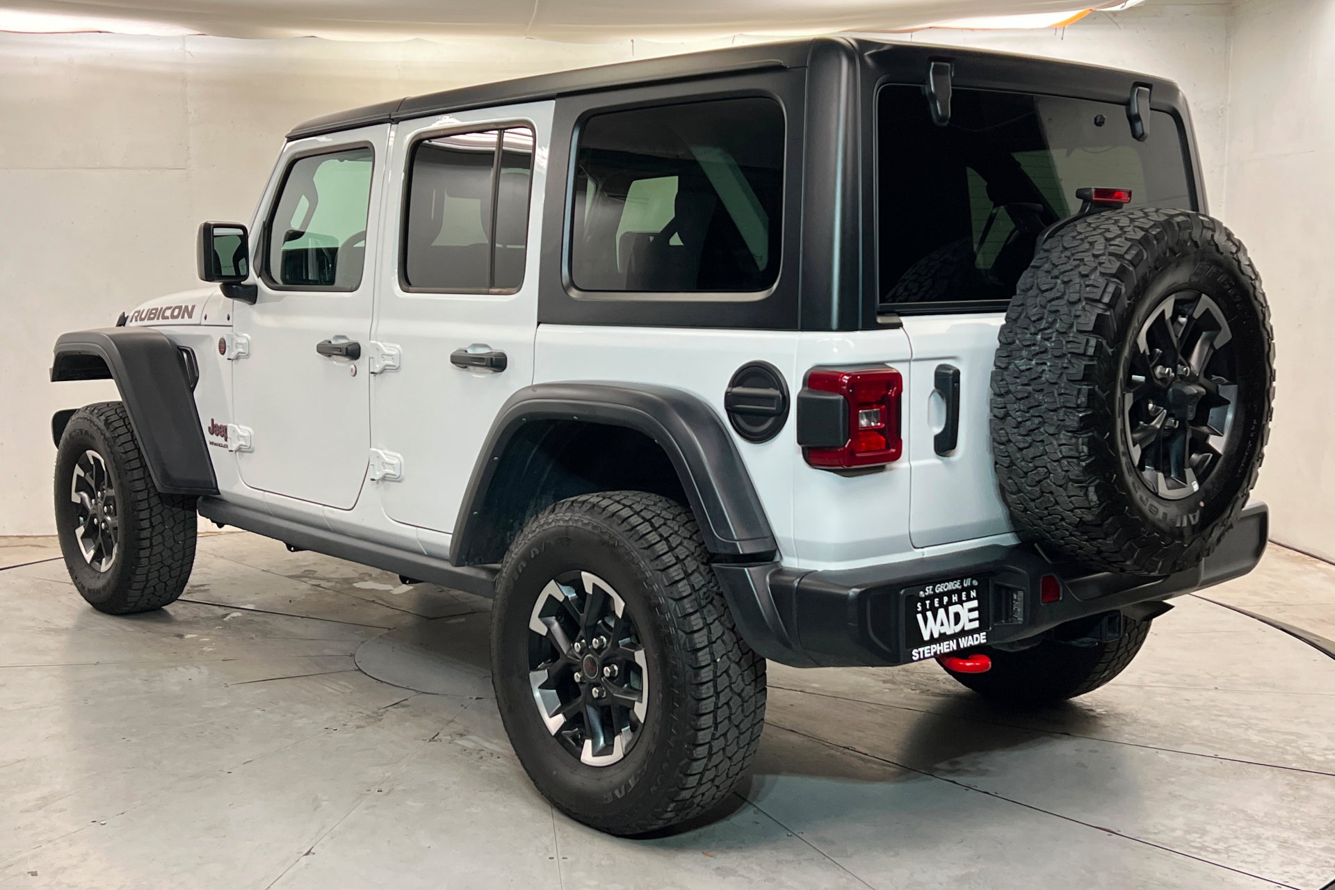 Certified 2025 Jeep Wrangler Unlimited Rubicon AWD/4WD image 3