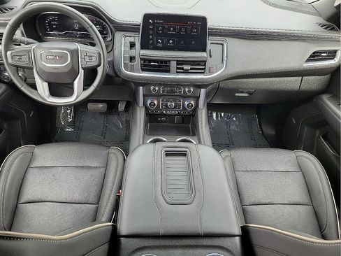 Used 2024 GMC Yukon XL SLT w/ SLT Luxury Package AWD/4WD image 11