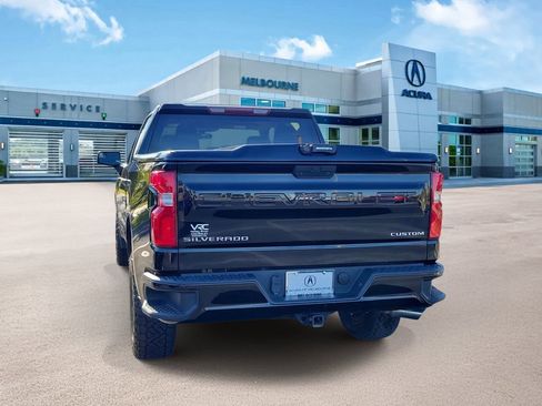 Used 2019 Chevrolet Silverado 1500 Custom Trail Boss w/ Custom Convenience Package image 4