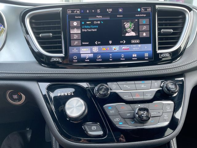Used 2026 Chrysler Pacifica Limited FWD image 24