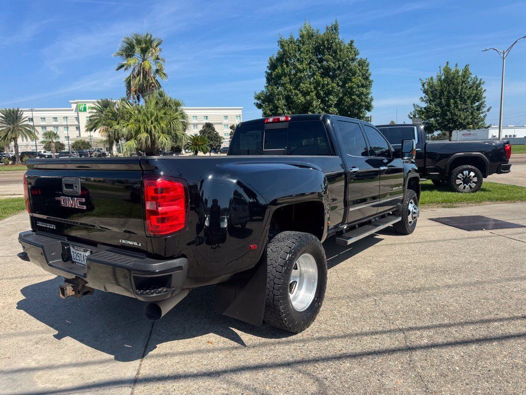Used 2017 GMC Sierra 3500 Denali w/ Duramax Plus Package AWD/4WD image 4