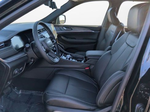 New 2025 Jeep Grand Cherokee L Overland w/ Advanced Protech Group III image 9