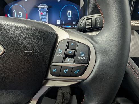 Used 2025 Ford Explorer Active image 24