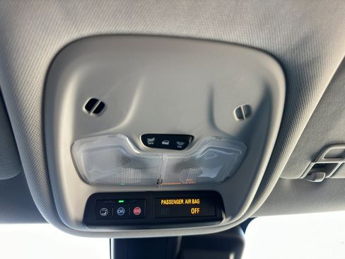 Used 2025 Chevrolet TrailBlazer LT image 19