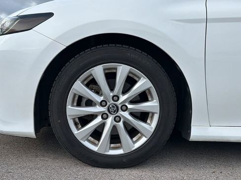 Used 2020 Toyota Camry LE FWD image 12