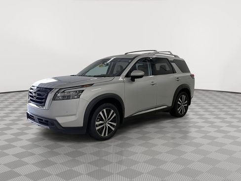 Certified 2025 Nissan Pathfinder Platinum w/ Cargo Package image 6