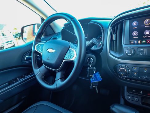 Used 2019 Chevrolet Colorado Z71 image 16