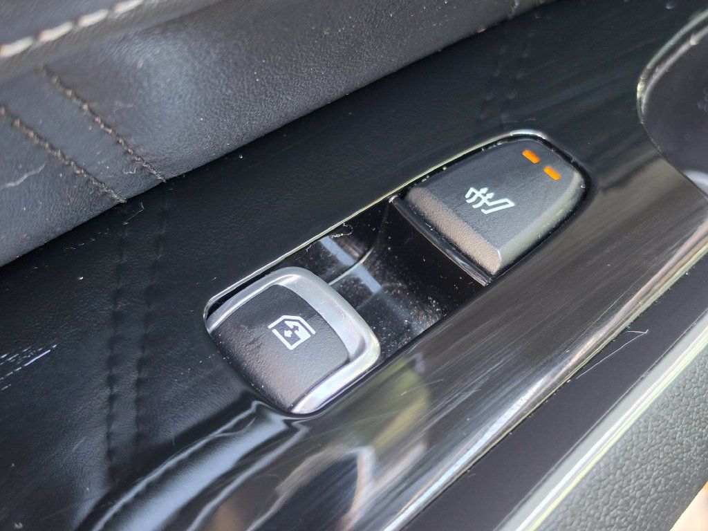 Certified 2023 Kia Sorento SX Prestige AWD/4WD image 16