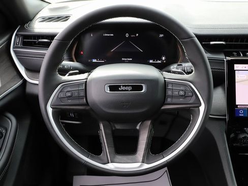 New 2025 Jeep Grand Cherokee Limited image 22