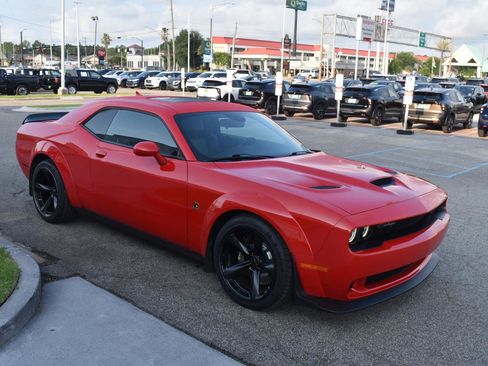 Used 2019 Dodge Challenger R/T Scat Pack w/ Widebody Package RWD image 14