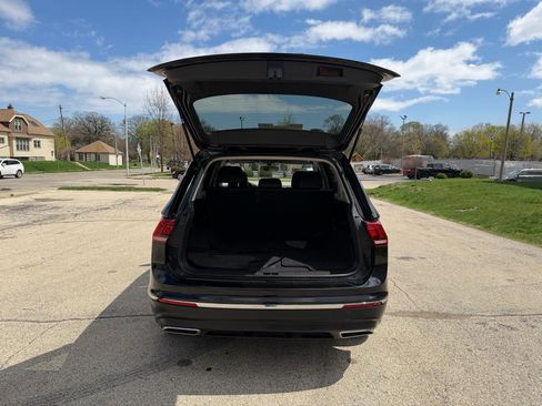 Used 2020 Volkswagen Tiguan SE image 8