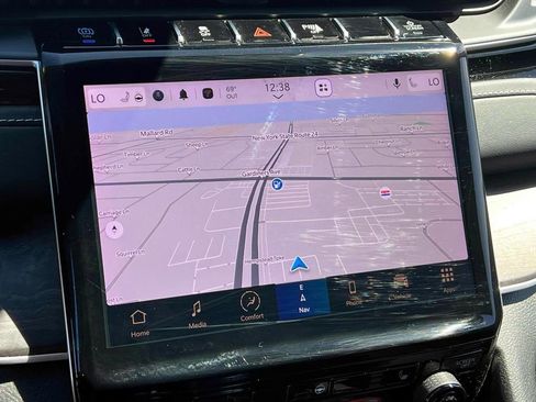 Used 2023 Jeep Grand Cherokee 4WD 4xe image 31