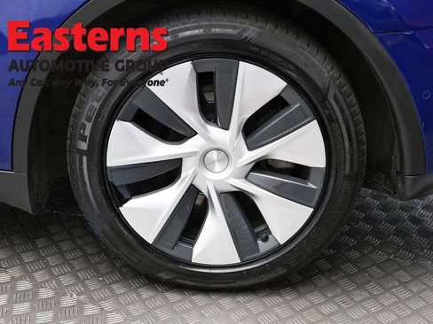 Used 2022 Tesla Model Y Long Range AWD/4WD image 8