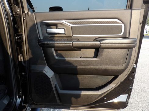Used 2025 RAM 2500 Big Horn RWD image 33