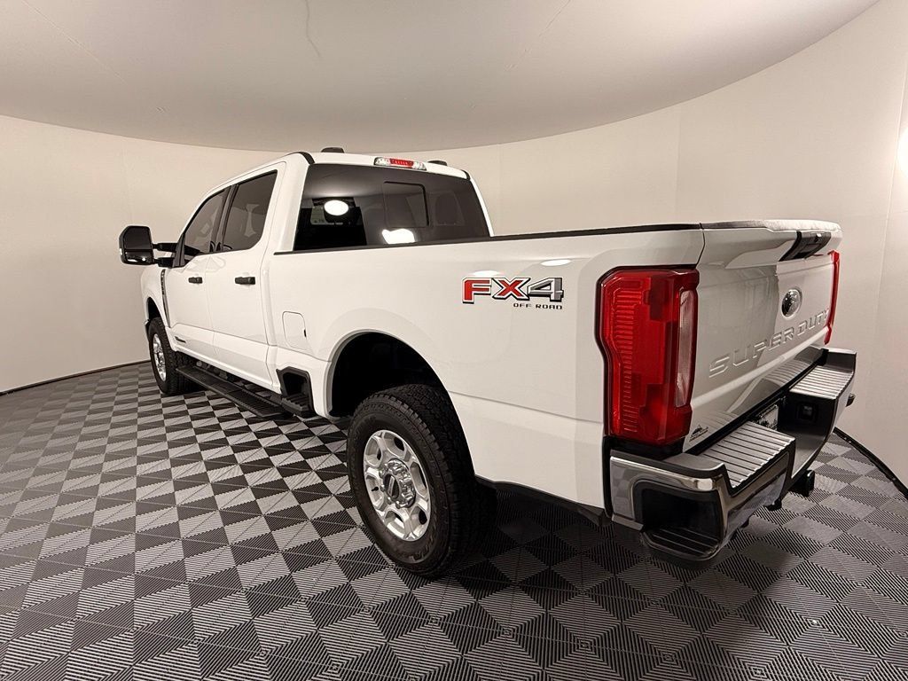 Certified 2025 Ford F250 XLT w/ FX4 Off-Road Package AWD/4WD image 11