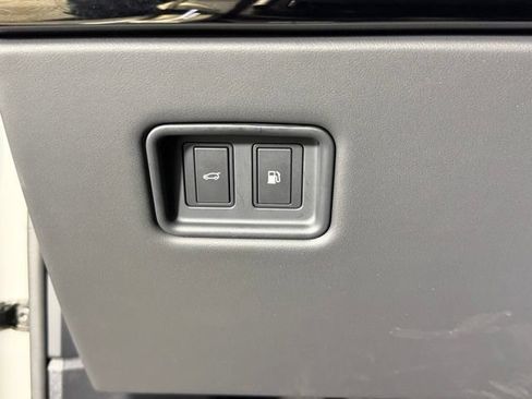 Used 2025 Land Rover Range Rover Sport Dynamic SE AWD/4WD image 28