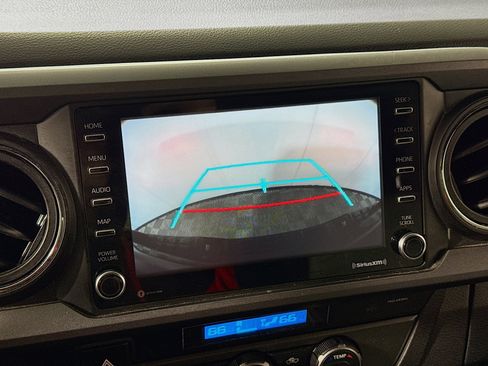 Used 2021 Toyota Tacoma TRD Sport image 3