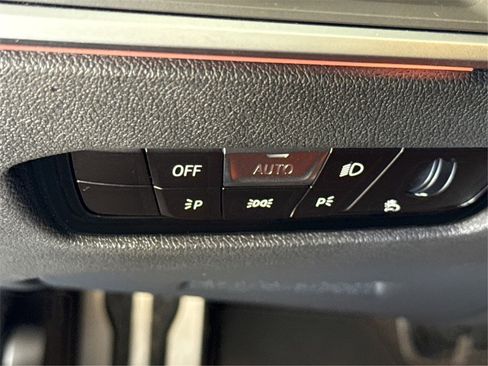 Used 2021 BMW M3 Competition image 24